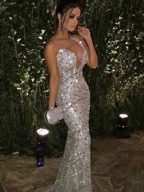 Elegant Silver Sequin Evening Gown for Women missord medium NWT prom